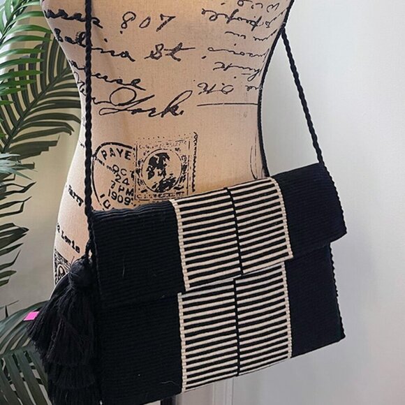 NEW Handwoven Textile Black and White Woven Purse NWT - Picture 3 of 11